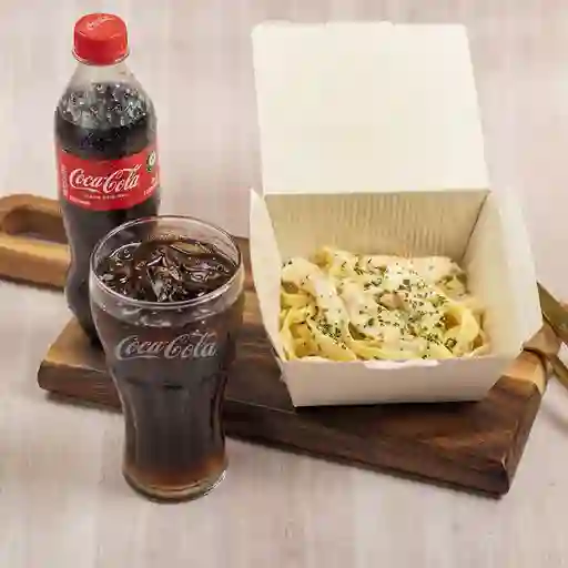 Medio Espagueti Carbonara + Coca Cola
