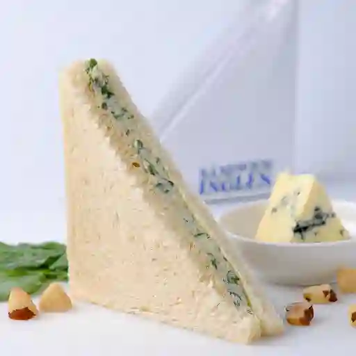 Triángulo De Queso Azul, Rugula Y Nueces