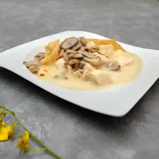Pollo Y Champiñones
