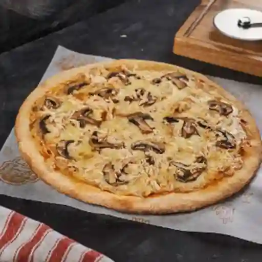 Pizza Pollo Con Champiñones