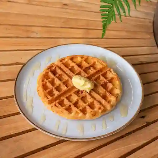 Waffle De Yuca Con Mantequilla Y Miel