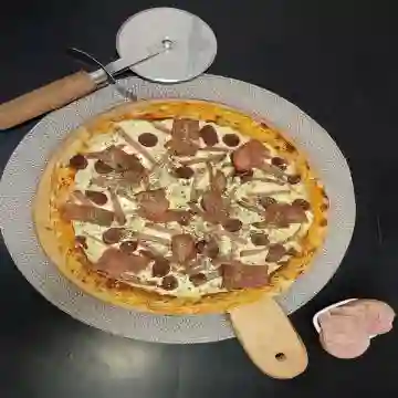 Pizza Mediana(40cm) de Carnes