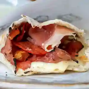 Arepa Tutti Salami