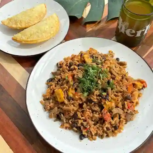 Arroz Criollo + Emp Criollas X2 + Bebida