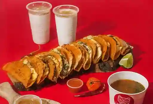 Combo Cuates: 20 Tacos, Caldos Y Bebidas