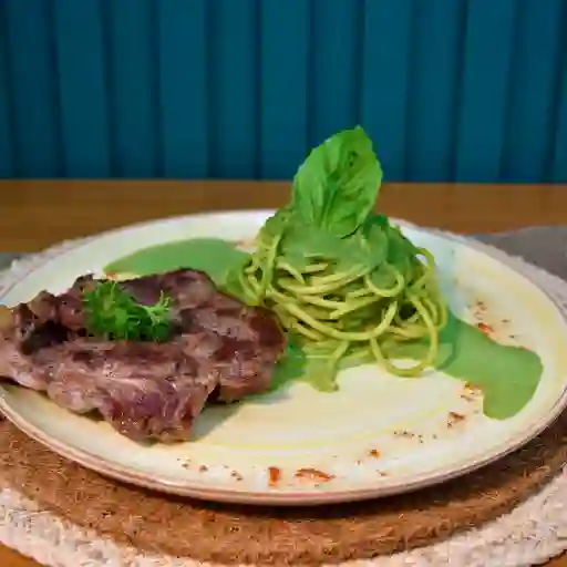 Churrasco Con Espaguetti  Pesto Cremoso