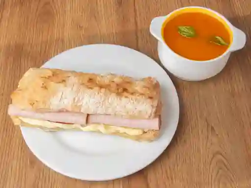 Panini Pavo Con Crema De Tomate