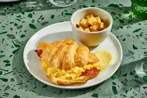 Croissant Huevo & Tocineta