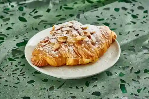 Croissant De Almendras