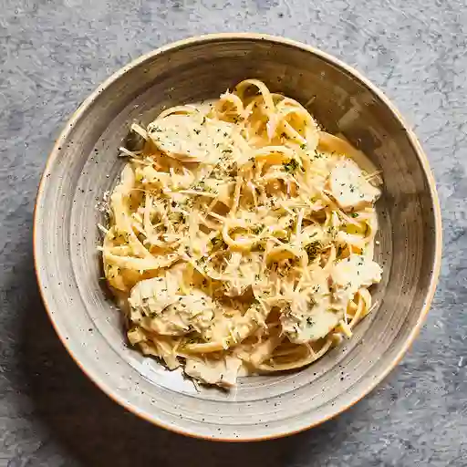 Fettuccine Alfredo Con Pollo