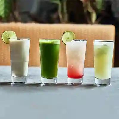 Jugo De Piña Con Hierbabuena