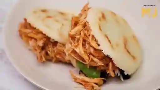 Arepa Pollo Y Costilla