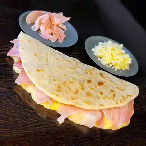 Piadina Cotto E Mozzarella