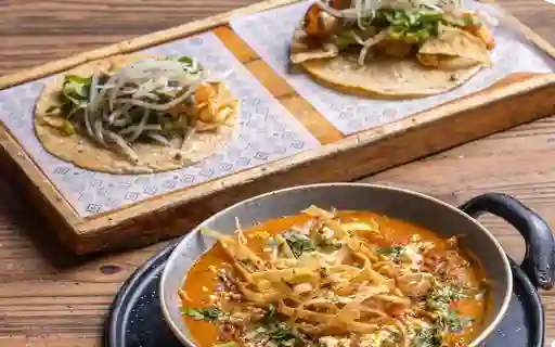 Sopa De Tortilla + 2 Tacos