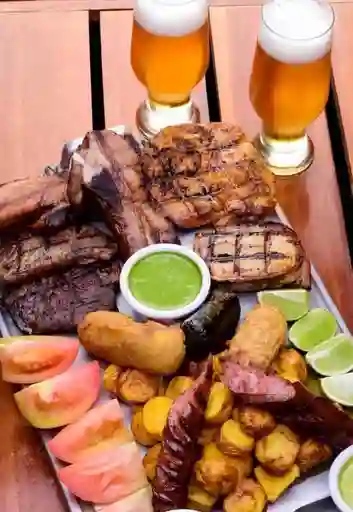 Gran Parrillada De La Casa En Combo