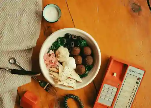 Arma Tu Bowl Mediano.de Falafel