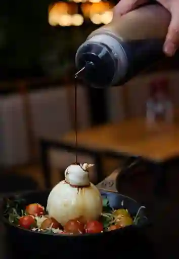 Ensalada Burrata Con Prosciutto