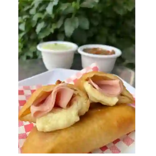 Empanada De Jamón Y Queso