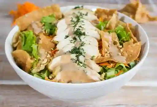 Ensalada Pollo Engreído