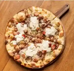 Pizza Fugazzeta + Coca Cola