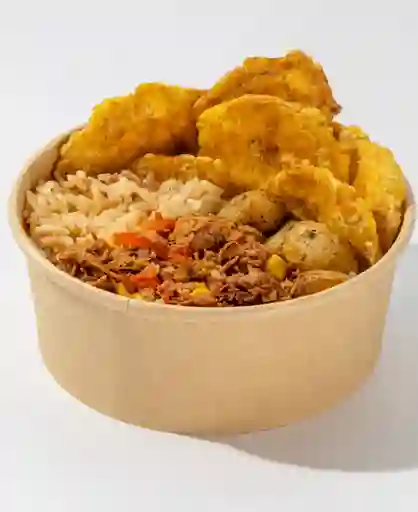 Arroz, Carne Desmechada Con Tostones