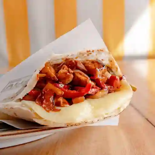 Arepa De Pollo Saltado