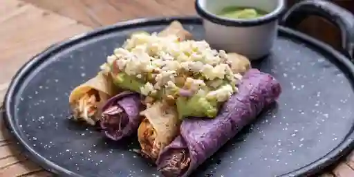 Flautas Mixtas Carne Y Pollo