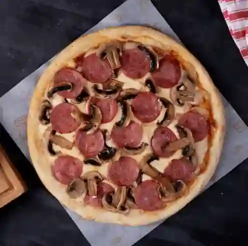 Pizza Salami Champiñones