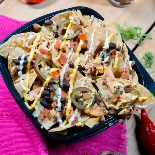 Nachos Con Pollo Desmechado