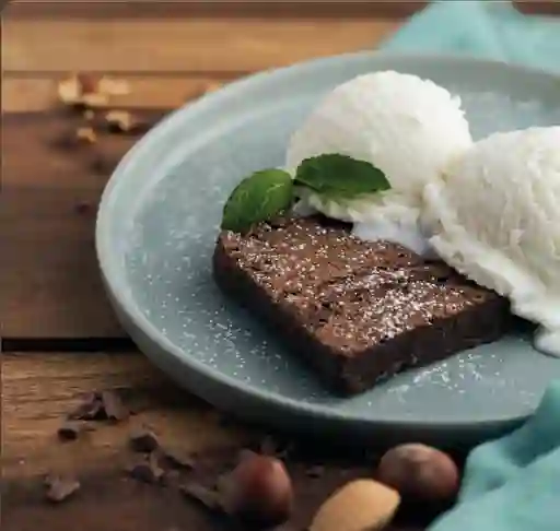 Brownie Con Gelatto Postres