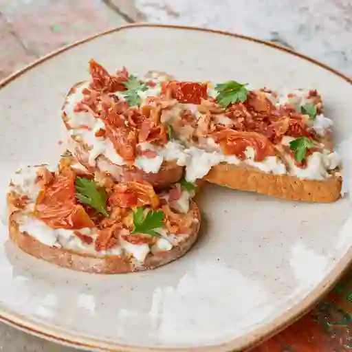 Tartine Bocconcini Y Tomate Seco 