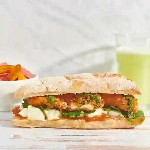 Sandwich Milanesa, Chips & Limonada
