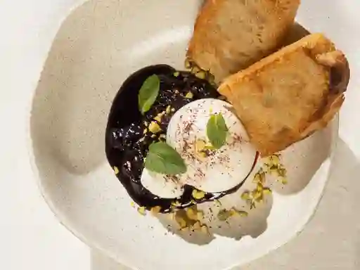 Burrata Con Pistachos Y Mermelada
