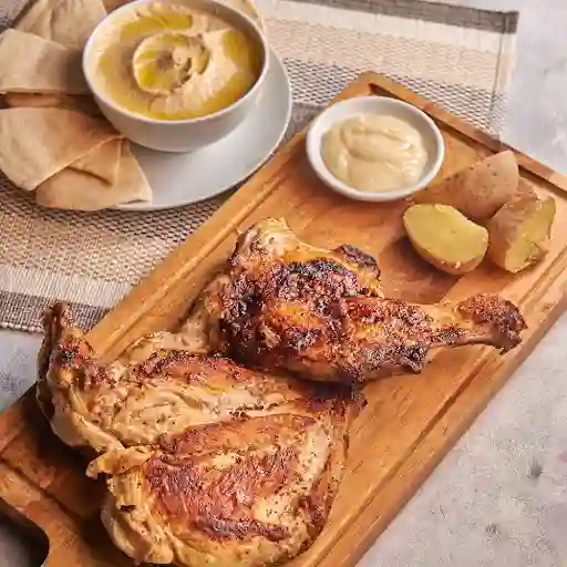 Medio Pollo + Hummus