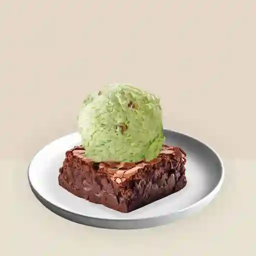 Brownie Con Helado De Pistacho