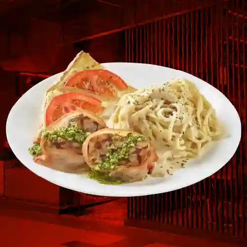 Solomito De Cerdo Con Spaghettis