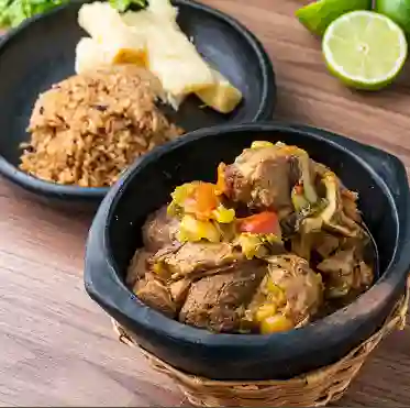 Chivo Guisado En Leche De Coco