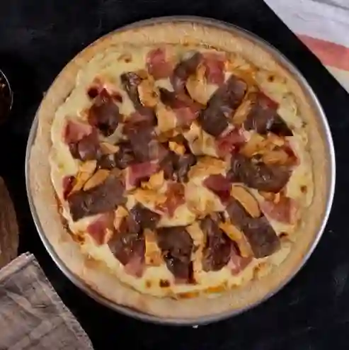 Pizza Tres Carnes