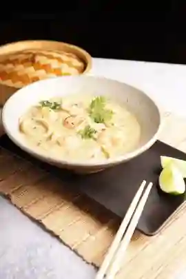 Sopa De Mariscos Y Curry