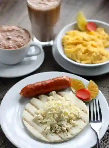 Desayuno Antioqueño Con Chorizo