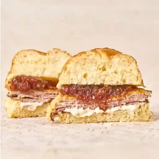 Roast Beef Cheddar Sándwich (n