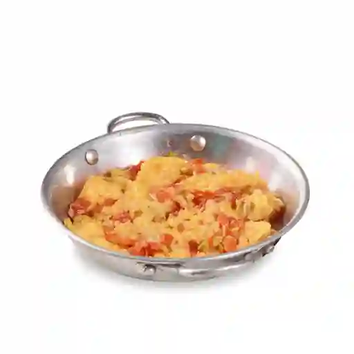 Huevos Revueltos Con Tomate Y Cebolla.