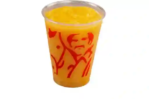 Fruppé De Maracuyá En Agua