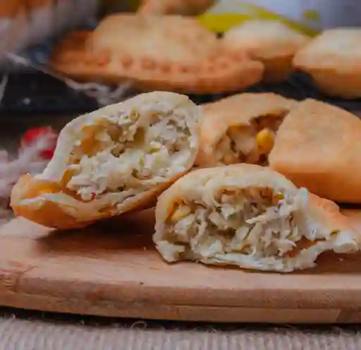 Empanada Trigo De  Pollo