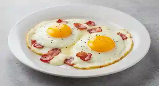 Huevos Fritos Con Tocineta Y Queso.