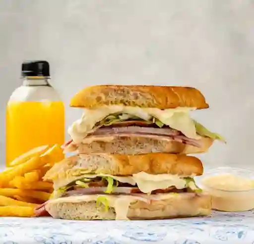 Cubano Bacano + Papas + Bebida