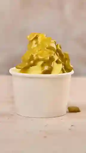 Helado Y Cobertura De Pistacho