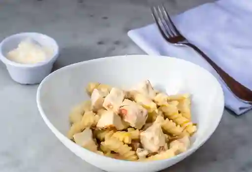 Fusilli Alfredo Con Pollo Kids