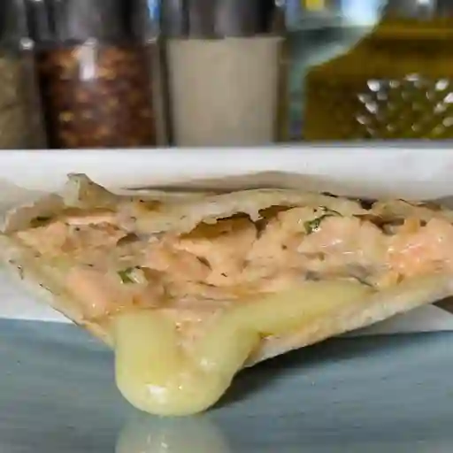 Arepa Salmon Al Ajillo