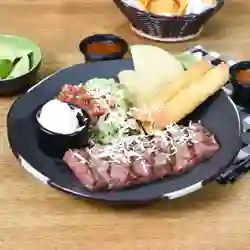 Steak Con Quesadillas